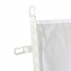 Drapeaux avec mousquetons blancs